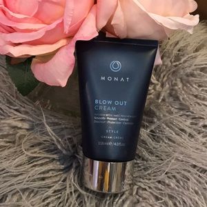 Monat Blowout cream